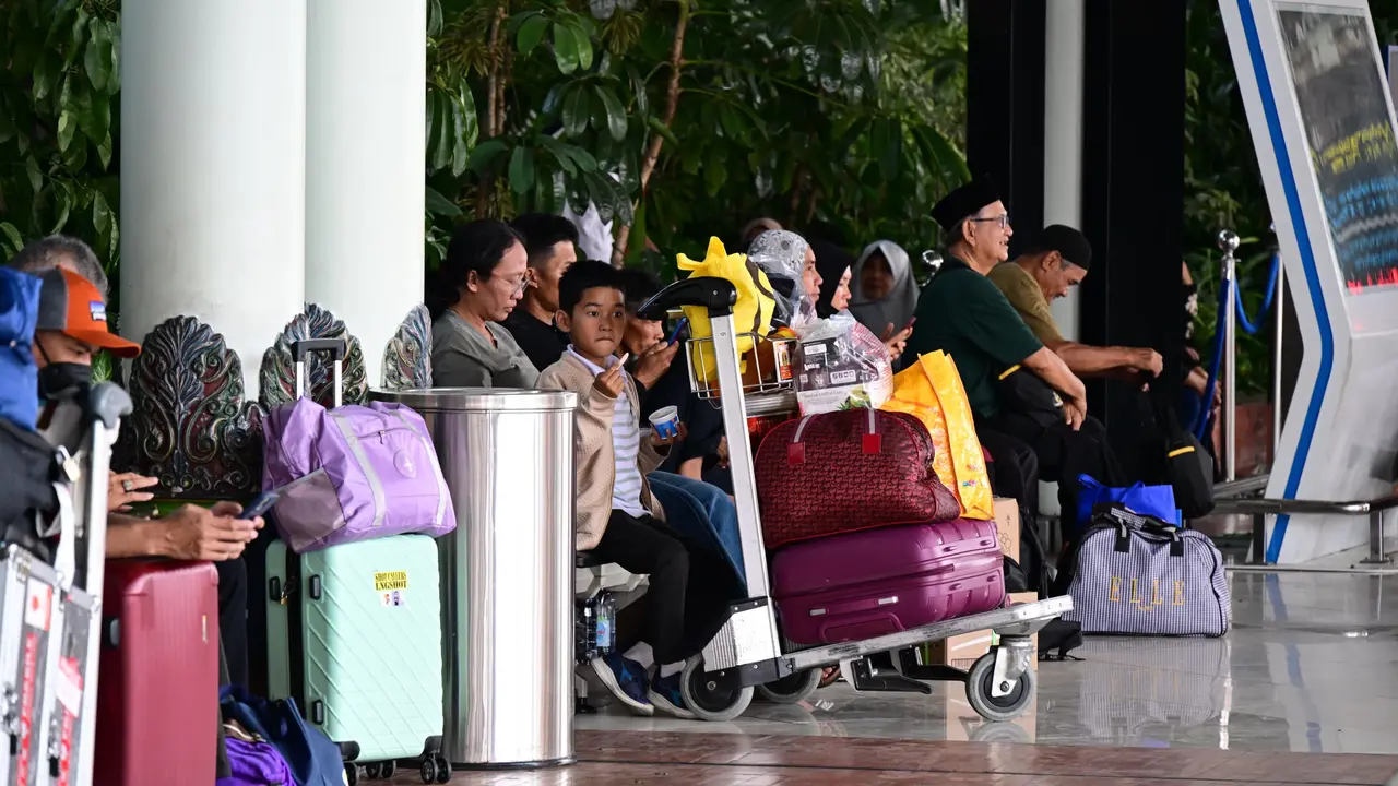 Sempat ditutup imbas erupsi Gunung Anak Krakatau, operasional penerbangan di Bandara Soekarno-Hatta mulai pulih bertahap dan melayani ratusan penerbangan harian. (Dok Kemenhub)