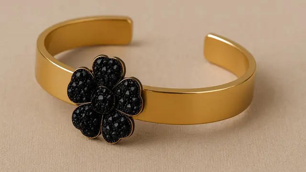 7 Desain Gelang Emas 5 Gram Favorit Muslimah Usia 25-an 2025, Simpel dan Catchy