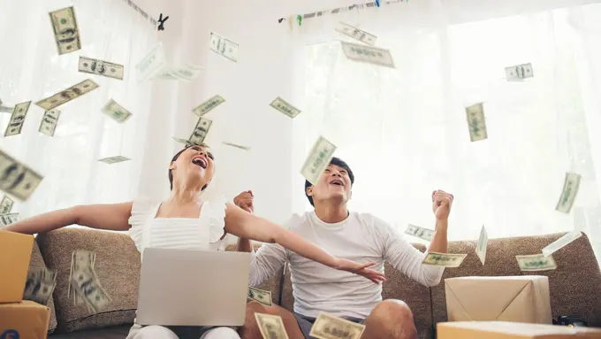 Capai Financial Freedom di Usia Muda dengan 5 Kebiasaan Keuangan Ini - Cover