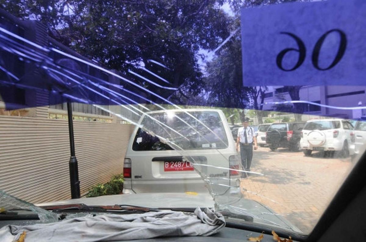 Habis masa pakai, puluhan mobil & sepeda motor dinas dilelang KPK