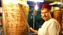 Makanan yang populer di negara Timur Tengah saat Idul Adha adalah kebab yakni daging yang ditusuk lalu dipanggang dan dibakar kemudian di sajikan dengan beragam cara. (britishstreetfood.co.uk)