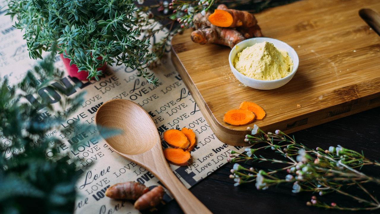 Wajah terawat dengan kunyit, berani mencobanya?