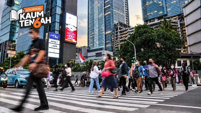 Aktivitas pekerja saat jam pulang kantor di kawasan Sudirman, Jakarta Pusat. (merdeka.com/ Iqbal S Nugroho)