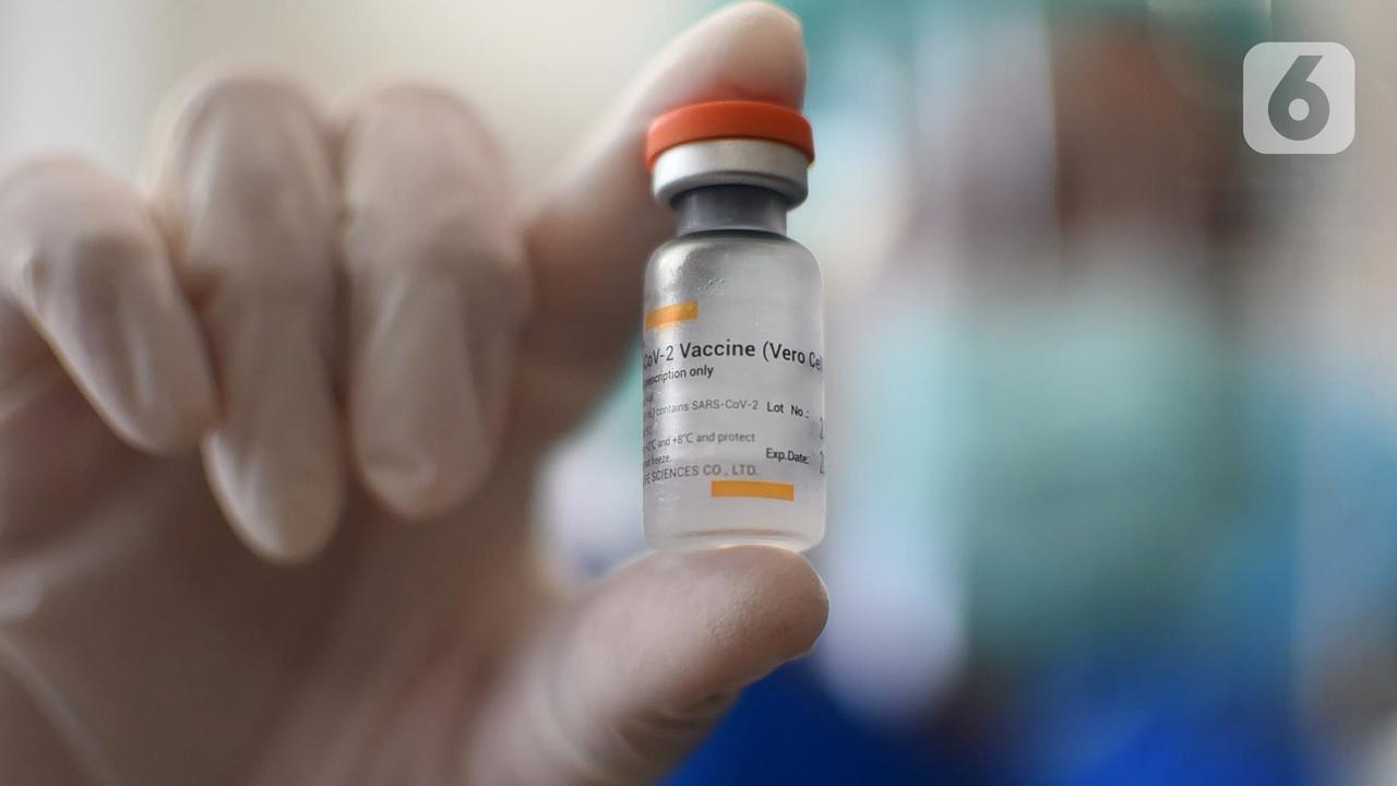 Ribuan Tenaga Kesehatan Jalani Vaksinasi di Rumah Sakit Darurat Covid-19 Wisma Atlet Kemayoran