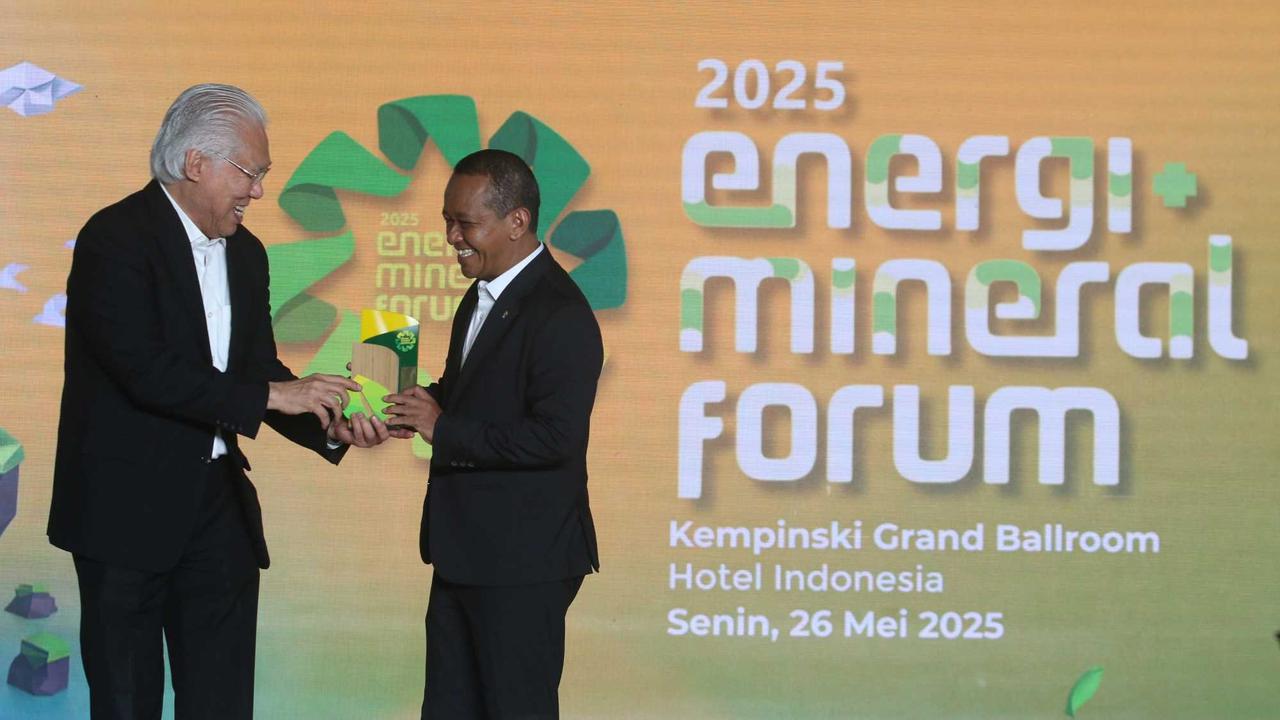 Bahlil dalam acara Energi Mineral Forum 2025