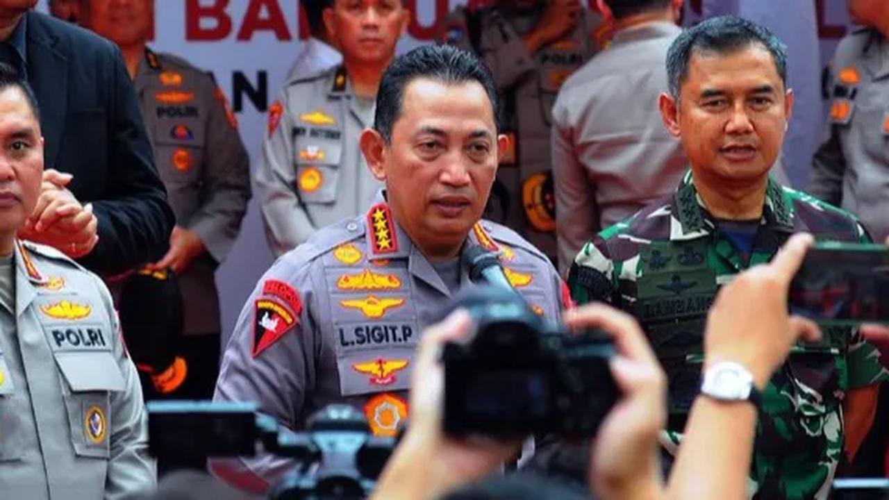 Pakar Hukum Pidana Universitas Trisakti, Abdul Fickar Hadjar menilai bagus terkait rencana Kapolri itu. Apalagi, saat ini mantan penyidik senior Komisi Pemberantasan Korupsi (KPK) berada di Mabes Polri.
