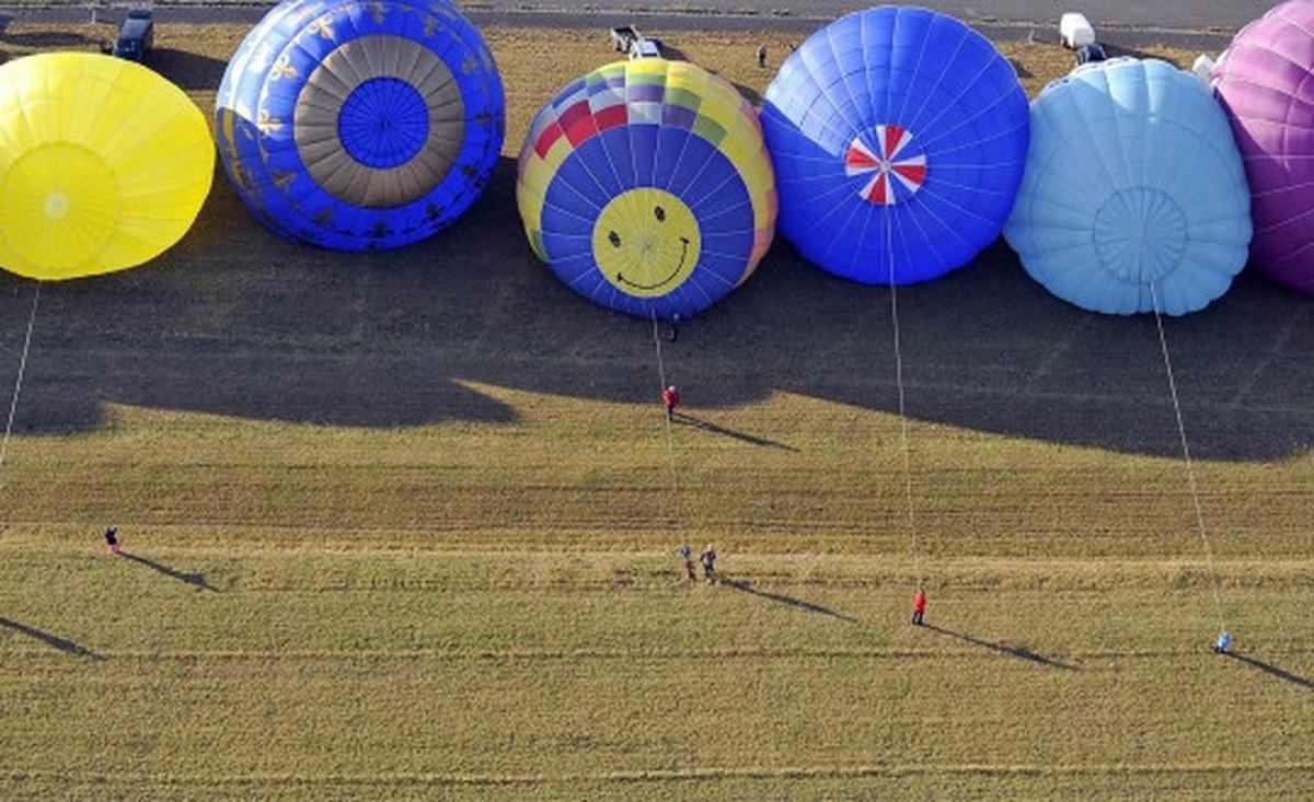 Festival balon udara hiasi langit Prancis