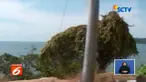 Labuan Bajo bisa dijangkau selama dua jam perjalanan menggunakan pesawat terbang dari Jakarta.