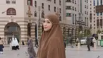 Baru-baru ini, Dewi Paramita terlihat mengunggah aktivitas umroh di Tanah Suci. Tak heran jika dalam momen ini, Dewi Paramita terlihat mengenakan hijab yang sukses bikin pangling. Mengingat wanita 26 tahun ini sering memamerkan rambut panjangnya. (Liputan6.com/IG/@parramitha)