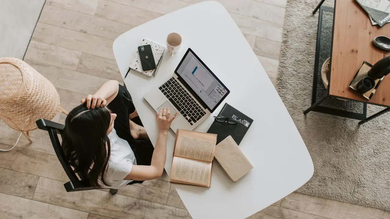 Zodiak yang Jago Multitasking, Pandai Atur Konsentrasi