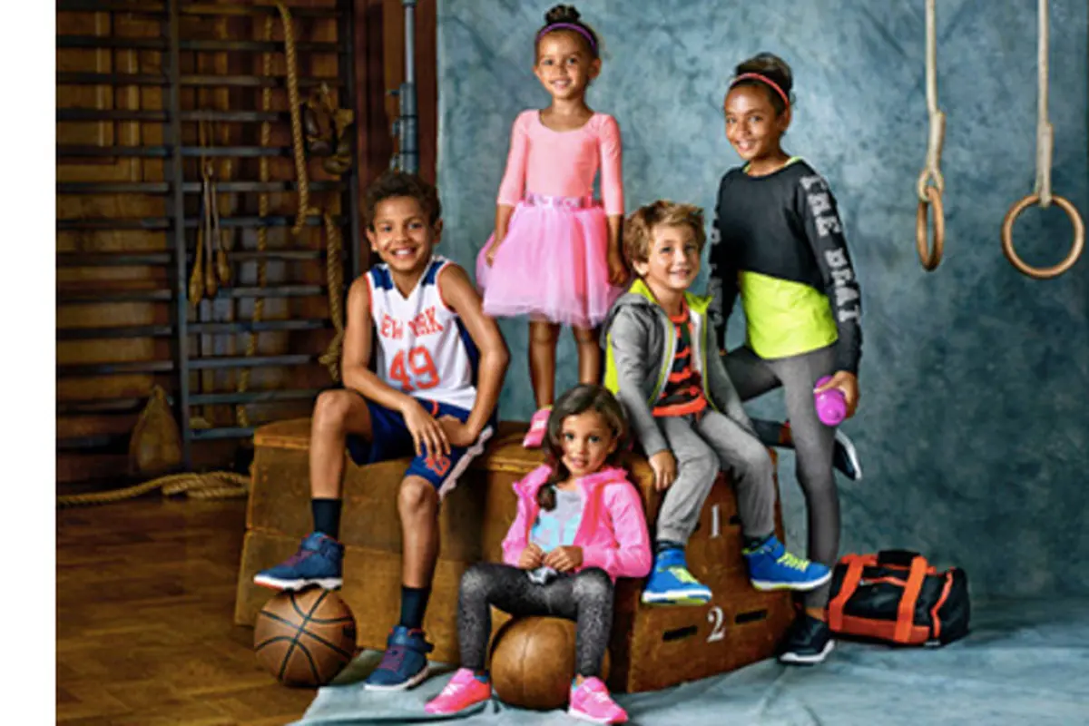H&M Khusus Anak Sempurnakan Foto Masa Kecil Mereka