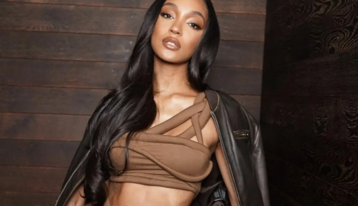 Jourdan Dunn berada di posisi tujuh dengan skor 91,39%. Wajahnya terlihat begitu simetris dan memiliki ciri khas tersendiri.