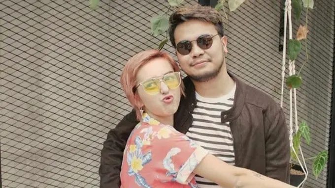 Reza SMASH Dikabarkan Cerai dengan Fabiola, Ini 7 Potret Kenangan Keduanya