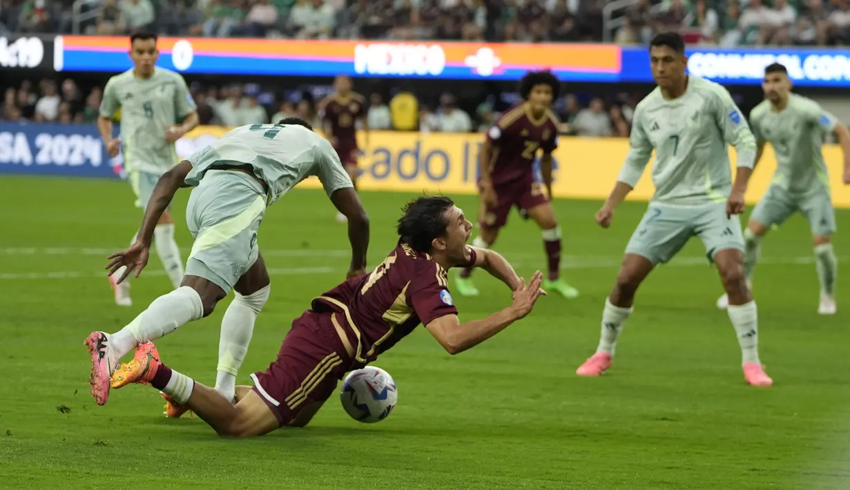 Venezuela mengalahkan Meksiko dengan skor tipis 1-0.  (AP Photo/Ryan Sun)