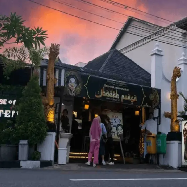 Tempat Wisata Jogja: The House of Raminten.