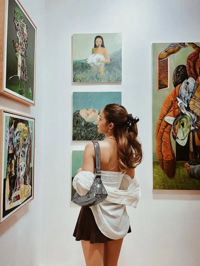 Mix and Match Warna Hitam ala Bella Graceva (Instagram/@bellagap)