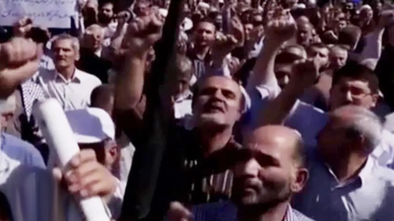 Unjuk Rasa Ratusan Warga Iran Tuntut Tanggung Jawab Arab Saudi