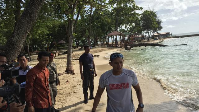 Wakil Gubernur DKI Jakarta Sandiaga Sandiaga Uno menyambangi Pulau Bidadari, Kepulauan Seribu pada hari Senin (29/1/2018).