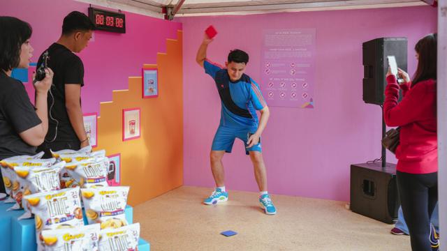 Sambut Perilisan Squid Game Season 2, Indofood Berkolaborasi dengan Netflix Sebar Pink Guard di Jakarta