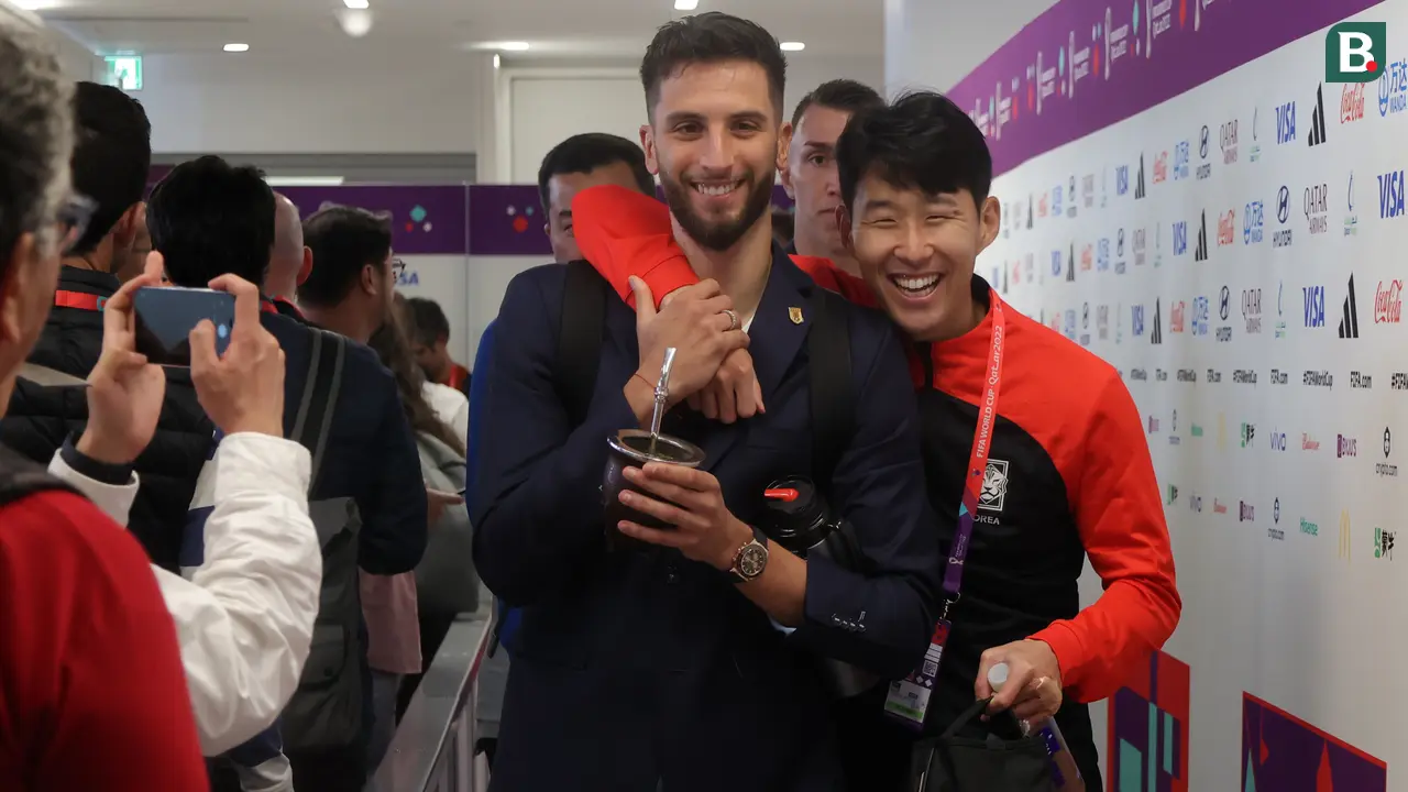 Foto: Main Bareng di Tottenham, Berikut Momen BFF Rodrigo Bentancur dan Son usai Laga Uruguay Vs Korsel di Piala Dunia 2022