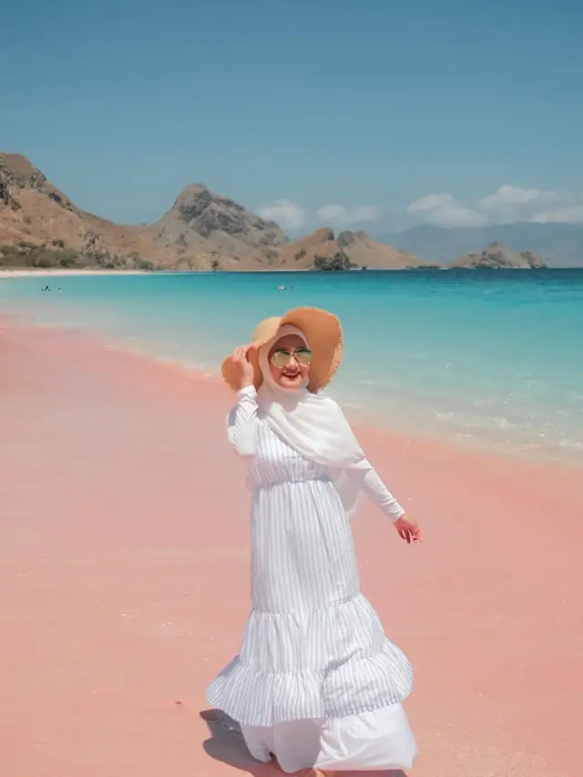 6 Gaya Simpel Dinda Hauw saat Honeymoon, Tetap Memesona