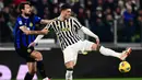 Di menit 27, Juventus bisa unggul lebih dulu melalui penyerang Dusan Vlahovic. Pemain asal Serbia itu meneruskan aksi menawan dari Chiesa yang mengelabui dua pemain Inter sebelum mengirimkan bola ke kotak penalti. (MARCO BERTORELLO/AFP)