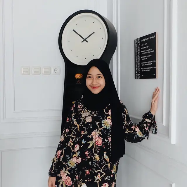 Menginjak Usia 20 Tahun, Ini 6 Potret Transformasi Adiba Putri Mendiang Uje