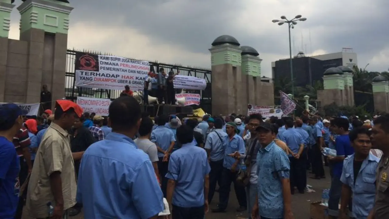 Beredar Video Pengakuan di Balik Aksi Demo Sopir Taksi!