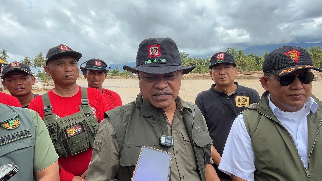 Puluhan Personel Manggala Agni Dikerahkan Kemenhut Tangani Dampak Banjir dan Longsor Sumatera