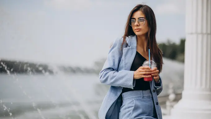 wanita desember sikap kacamata