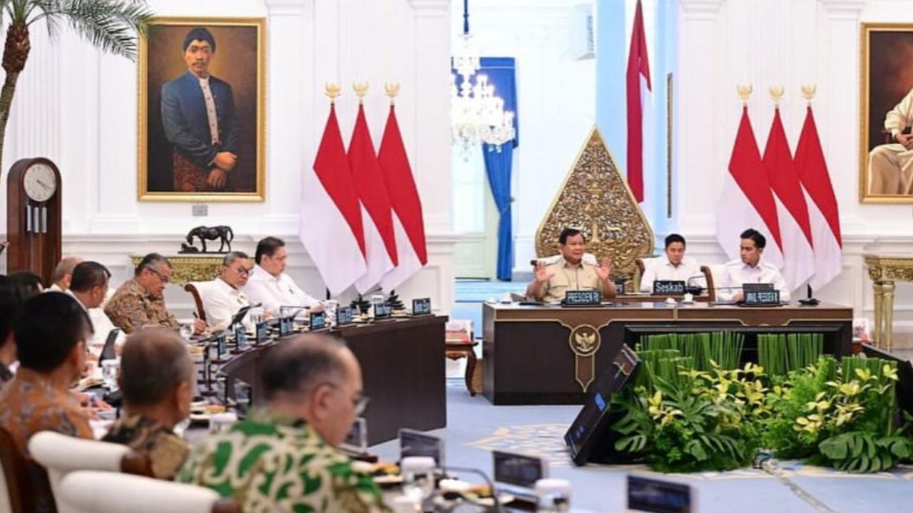 Pesan Prabowo ke Sri Mulyani: Perbaiki Fasilitas Umum yang Rusak Akibat Demo, Program Prioritas Tetap Berjalan