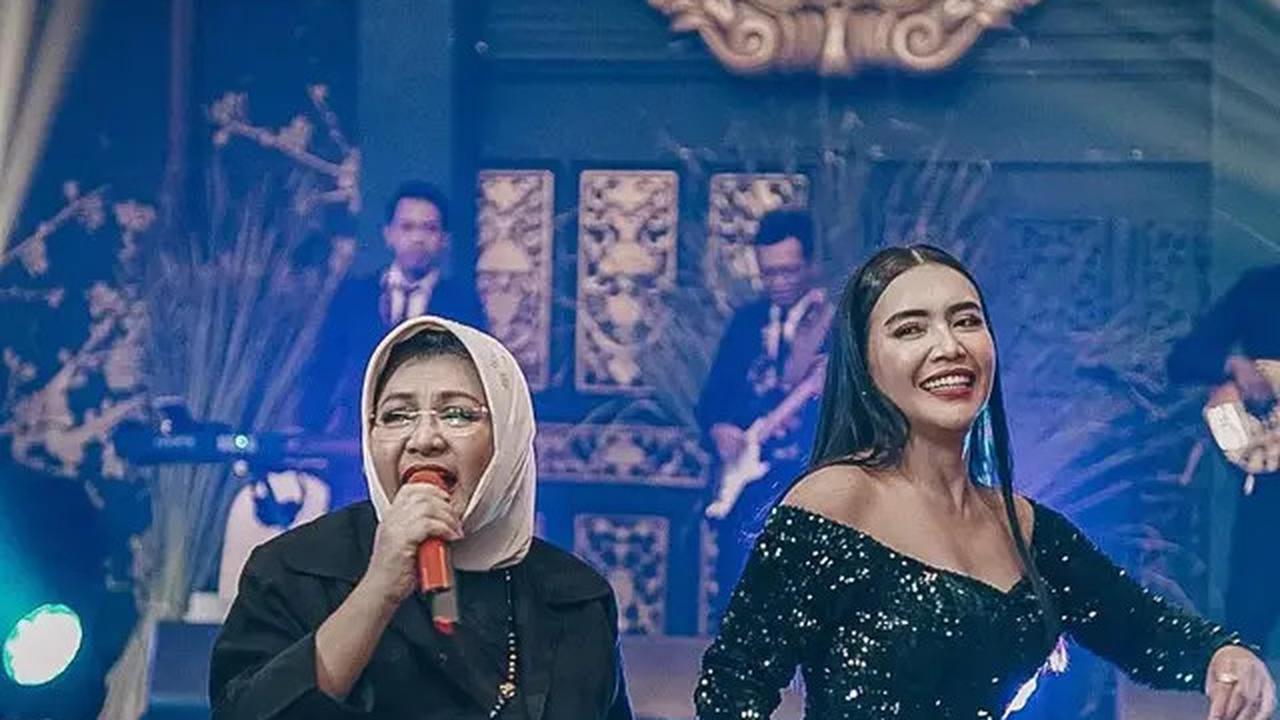 Profil Emilia Contessa, Penyanyi Lawas yang Meninggal karena Gagal Jantung