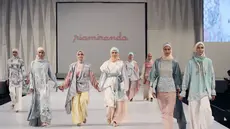 Desainer Ria Miranda kembali mempersembahkan acara tahunannya yang berjudul The Fifth riamiranda Annual Trunk Show 2018. Perhelatan tahun ini diadakan di Ritz Carlton Ballroom Pacific Place, Jakarta. (Liputan6.com/Pool/Ria Miranda)