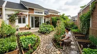 9 Inspirasi Desain Kebun Sayur Belakang Rumah, Halaman Lebih Asri dan Produktif