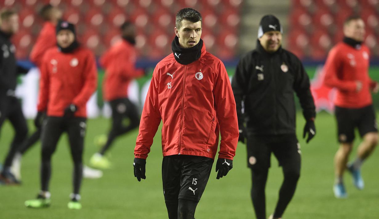 Pada pertengahan musim 2008/2009 Ondrej Kudela dilepas ke FK Mlada Boleslav, sesama klub divisi utama Liga Republik Ceska dengan nilai transfer 450 ribu euro. Ia bertahan bersama FK Mlada Boleslav hingga pertengahan musim 2016/2017 dan sempat dipinjamkan ke klub Kazakhstan, Ordabasy Shymkent selama 6 bulan pada awal musim 2014/2015. Ia total bermain dalam 208 laga bersama FK Mlada Boleslav dengan torehan 8 gol dan 7 assist. (AFP/Michal Cizek)