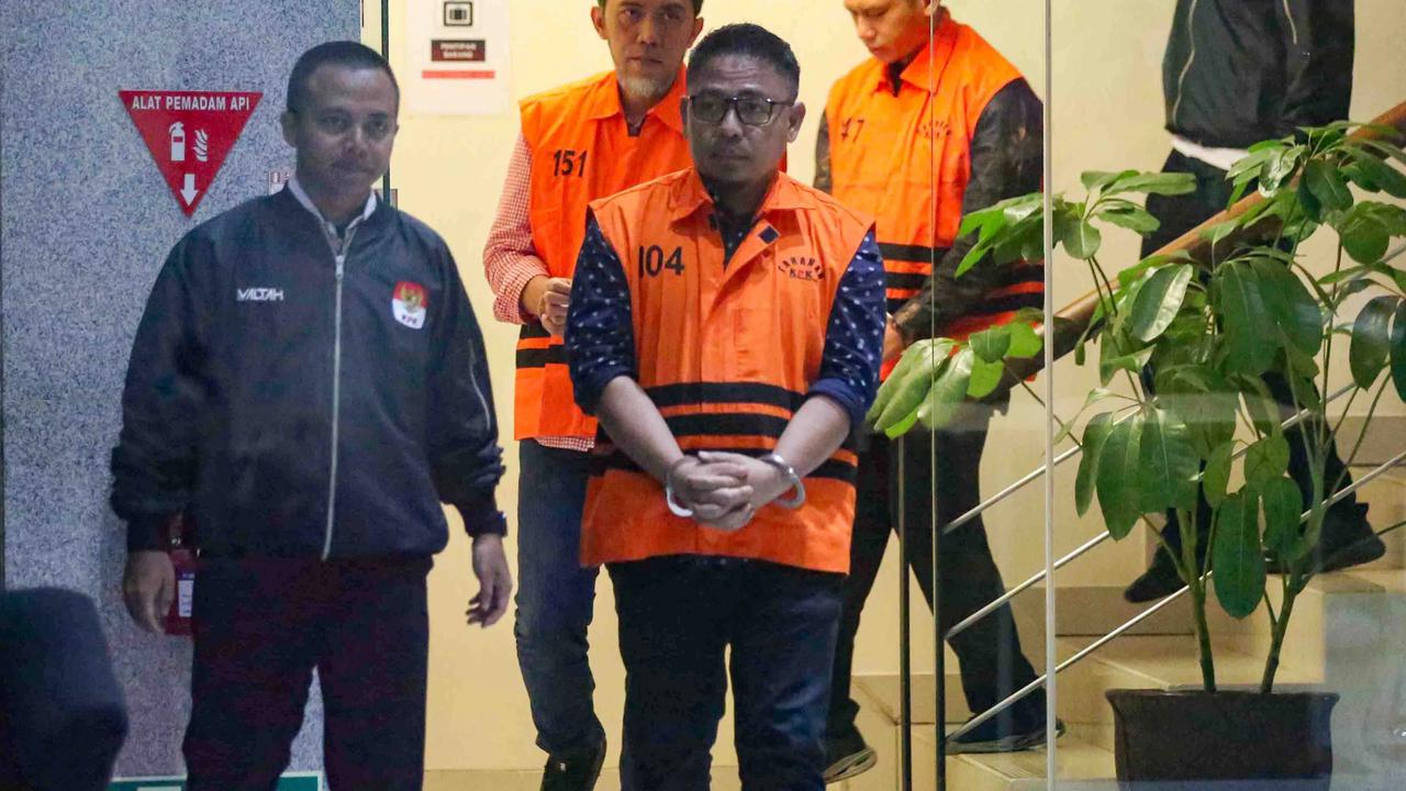 FOTO: KPK Tahan Tiga Tersangka Baru Kasus Korupsi Pembangunan RSUD Kolaka Timur