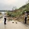 Bencana tanah longsor melanda Tol Bogor-Ciawi-Sukabumi (Bocimi). (Liputan6.com/Fira Syahrin)