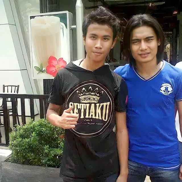 Penyanyi Luki Murdianto dan Charly Van Houten. (Foto: Dok. Instagram @luki_murdianto)