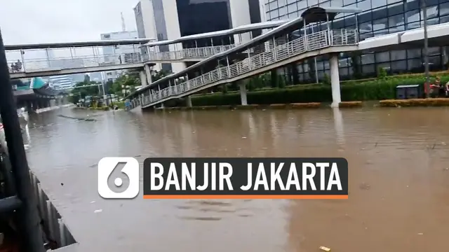 VIDEO: Kuningan Banjir, Kendaraan Putar Balik