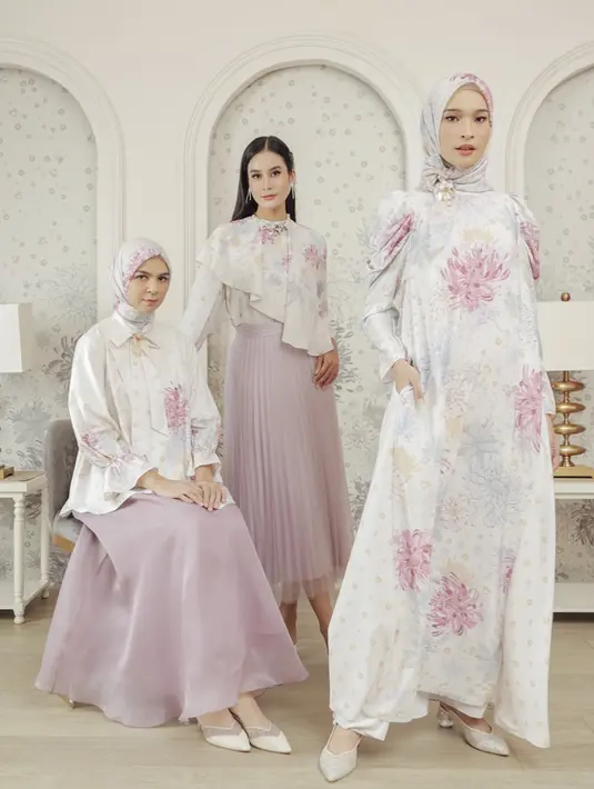 Klamby memiliki deretan opsi yang bisa diandalkan untuk Hari Raya. Pilihan kaftan, abaya, dress, dan koleksi lainnya bisa jadi pilihan sempurna. [Foto: Instagram/ MYVB Atelier]