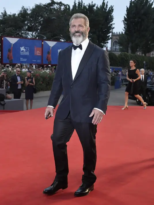 “Mel sangat senang menjadi ayah sedangkan Rose tak sabar menjadi orang tua bersama Mel,” ucap salah seorang sumber yang dilansir dari People. (AFP/Bintang.com)