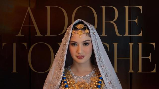 Nuansa Minang di pernikahan Ochi Rosdiana. (credit: instagram.com/thepotomoto)