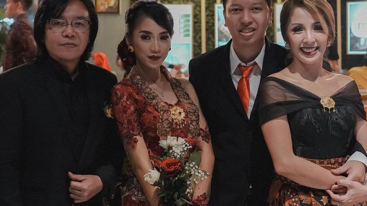 Sudah Cerai, Potret Ari Lasso Tetap Akur dengan Anak Sambung - Buah Hati Vitta Dessy dari Pernikahan Pertama