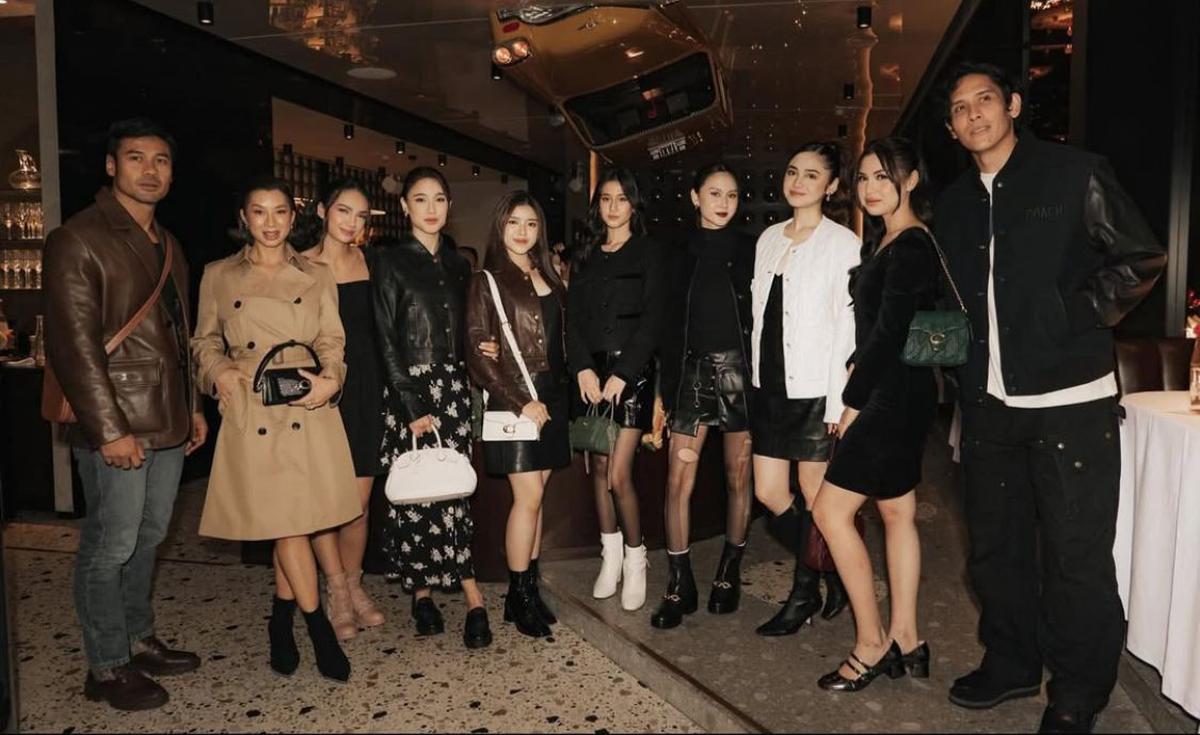 5 Potret Keren Tiara Andini, Gaya Tomboy dengan Jaket Kulit yang Tetap Kalem