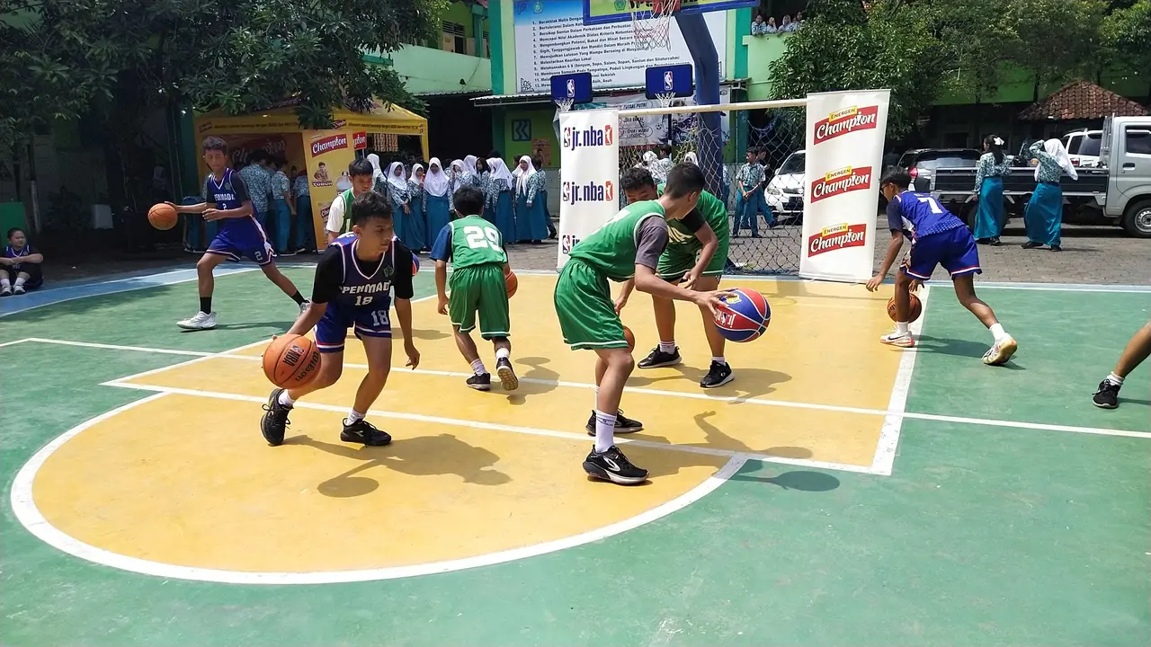 Jr NBA Beri Pelatihan pada 117 Siswa di Sidoarjo