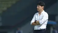 Pelatih Timnas Indonesia, Shin Tae-yong saat menghadapi Burundi pada laga pertama persahabatan FIFA Matchday di Stadion Patriot Candrabhaga, Bekasi, Sabtu (25/3/2023) malam WIB. (Bola.com/Bagaskara Lazuardi)