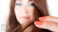 Masih mempercayai 6 mitos seputar rambut berikut ini? Setop, sebaiknya Anda tinggalkan segera agar kondisi rambut tidak rusak. (Foto: Istockphoto)