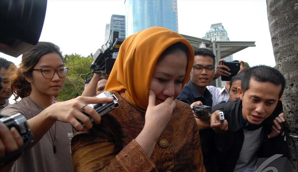 Wardhatul enggan berkomentar lebih banyak tentang kasus yang menyeret suaminya sebagai tersangka itu, Jakarta, Rabu (16/7/2014) (Liputan6.com/Miftahul Hayat)