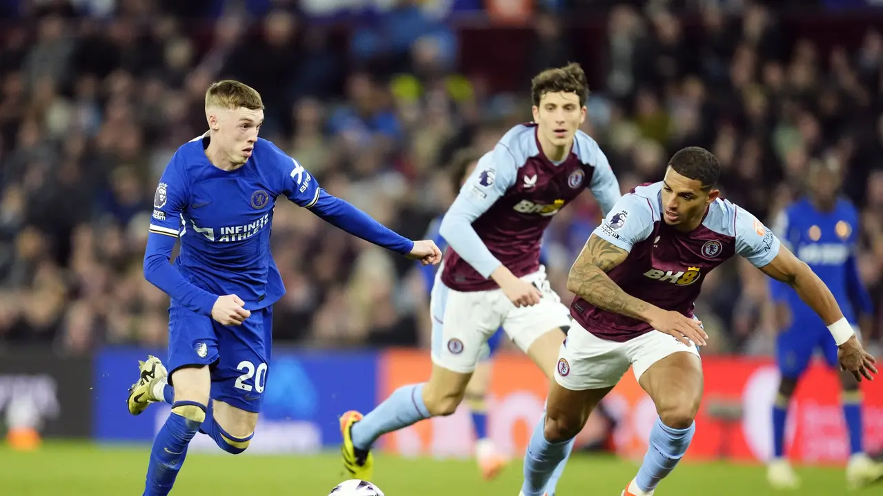 Duel sengit Chelsea melawan Aston Villa