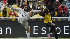 Brasil yang telah dipastikan lolos ke putaran final Piala Dunia 2022 ditahan tuan rumah Ekuador yang masih berpeluang lolos ke Qatar dengan skor 1-1, Jumat (28/1/2022) pagi WIB. Dalam laga tersebut Brasil beberapa kali diuntungkan dengan keputusan VAR. (AP/Pool/Santiago Arcos)
